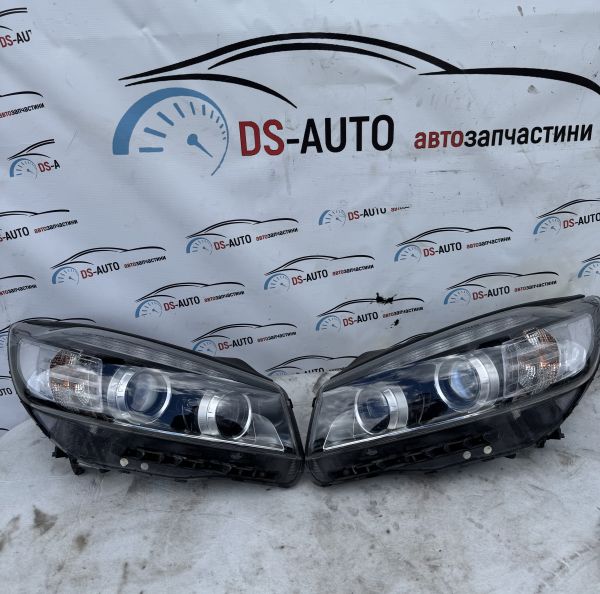 Фари передні Ліва Права Ксенон Kia Sorento 3 UM